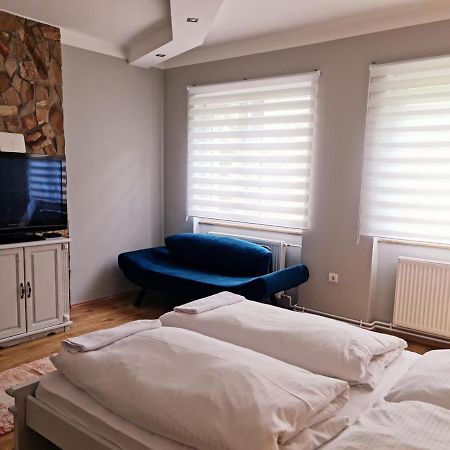Huerrem Apartman Eger Exterior photo