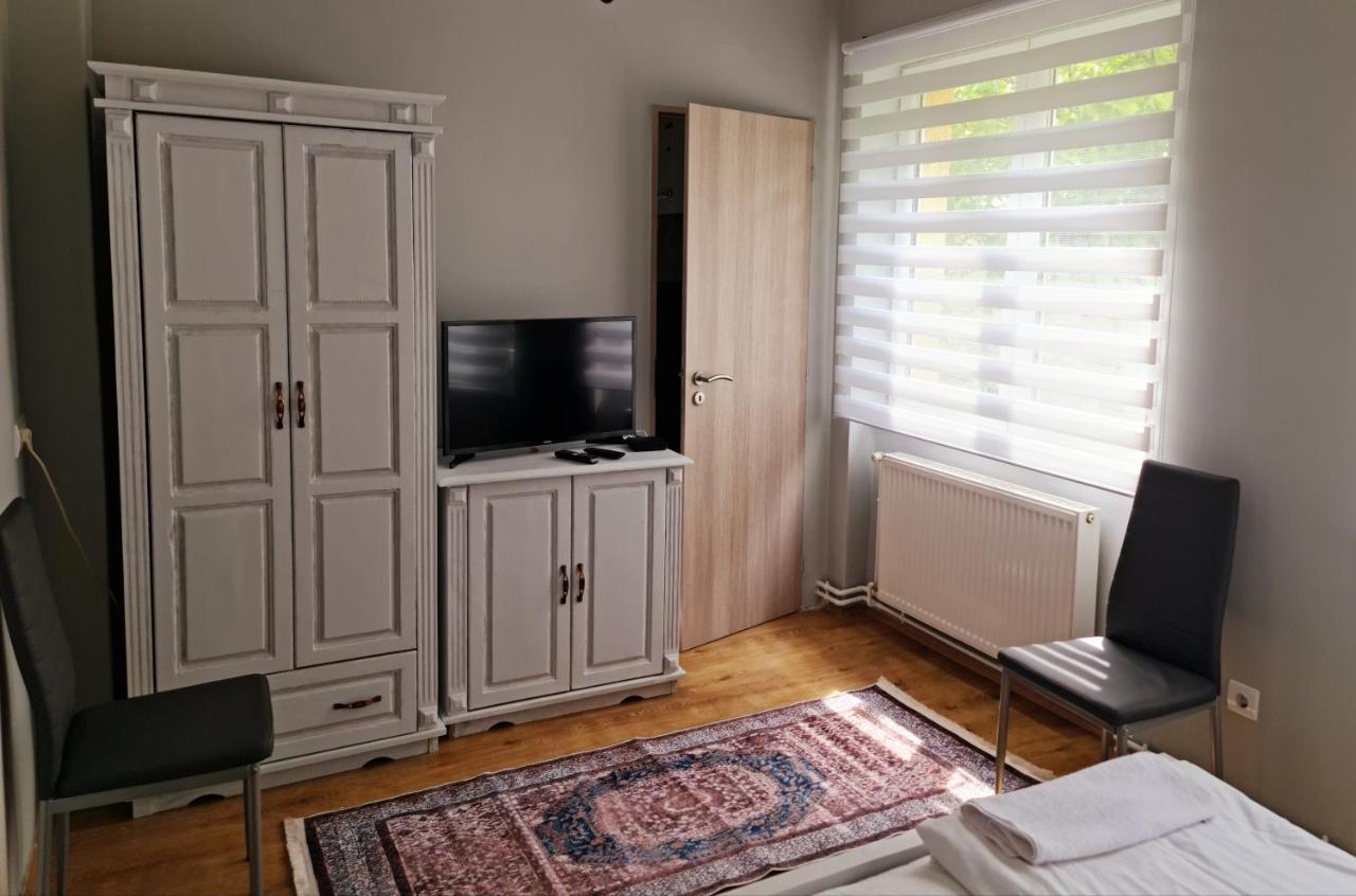 Huerrem Apartman Eger Exterior photo